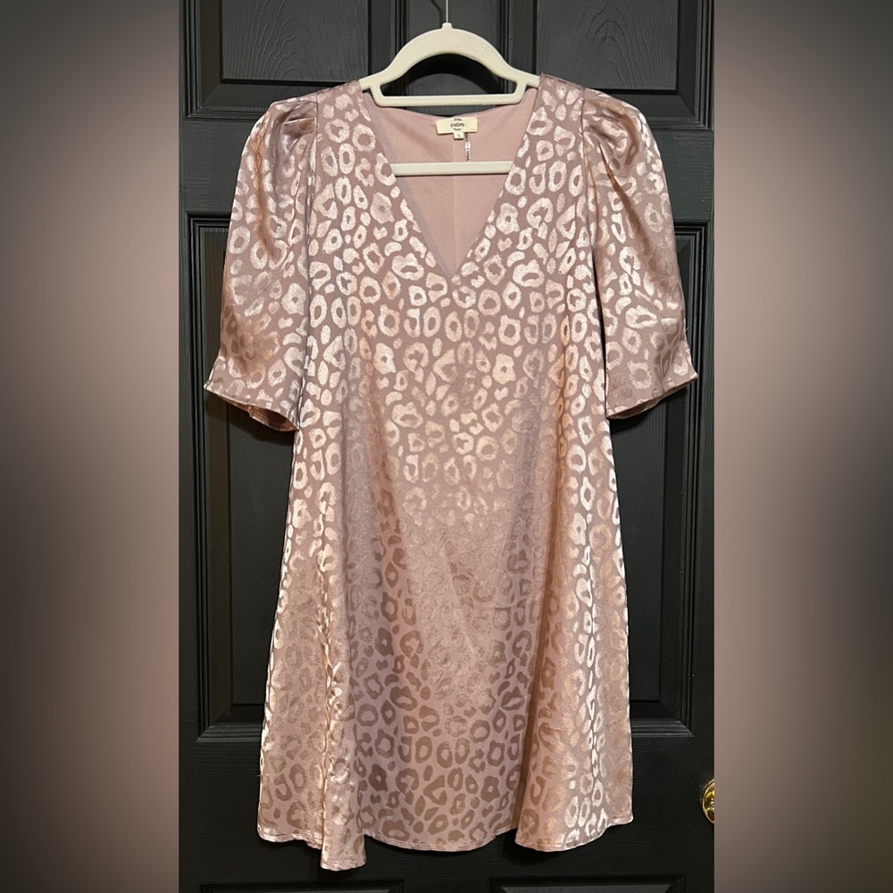 Entro Pink Rose Gold Animal Jacquard V-Neck Dress